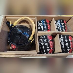 Teapot and 4 cups. Japanese Black Red, white. New In box!